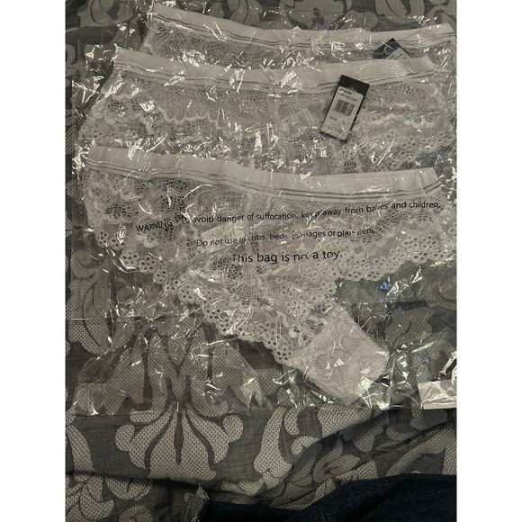 New in package - 3 Large Frederick’s of Hollywood white lace panties - Picture 2 of 6
